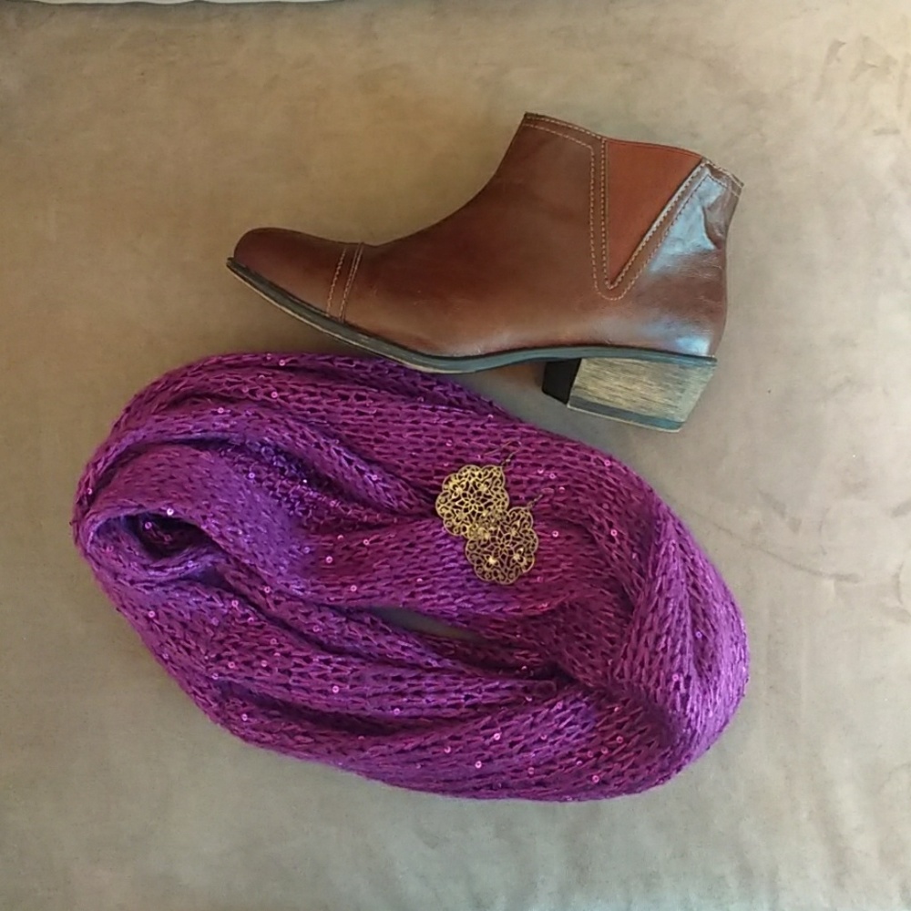 Minicci Infinity Scarf